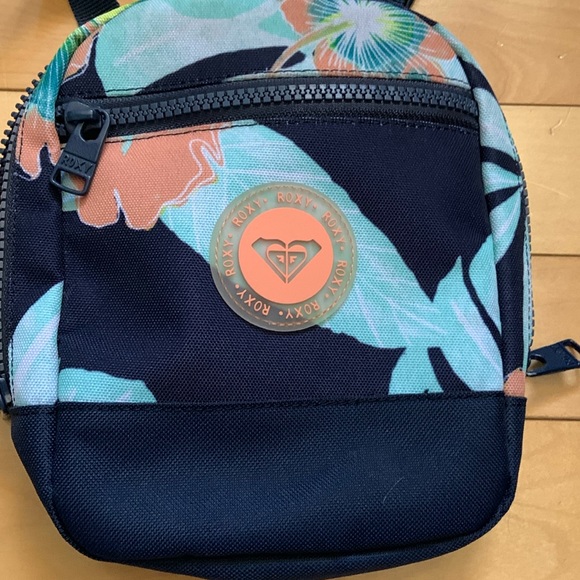 Roxy cross body purse - Picture 1 of 4